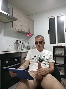 EmilioTaladdro online show from May 19, 8:26 pm