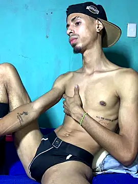 Snapshot of Alexx_1214 chatting on October 8, 5:05 am Alexx 1214 online show from October 8, 5:05 am