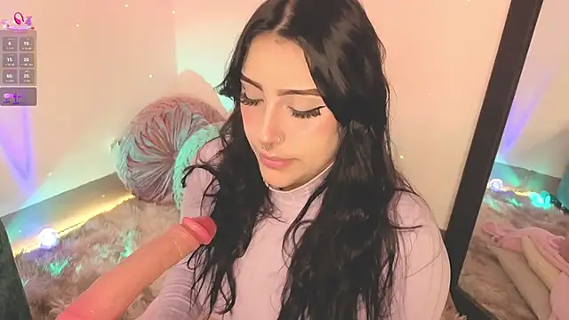 Snapshot of ashlynnlowe_ chatting on November 2, 8:22 pm ashlynnlowe  online show from November 2, 8:22 pm