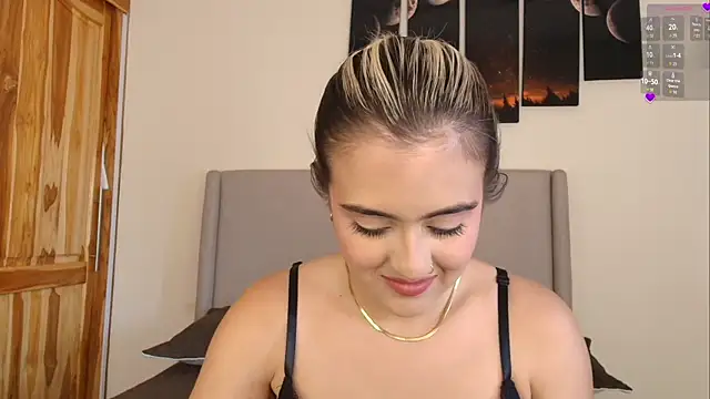 MaryMoon  online show from January 18, 9:18 pm