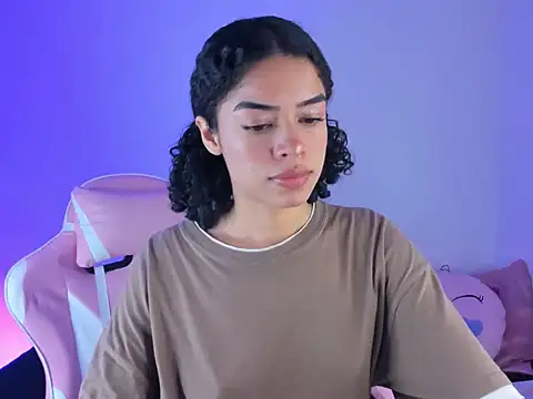 Snapshot of maddy_parker__ chatting on November 21, 7:34 pm maddy parker online show from November 21, 7:34 pm