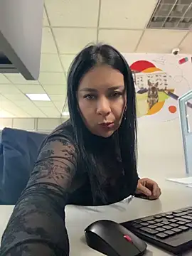 IrisDuvall online show from June 11, 3:54 pm