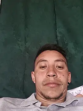 Snapshot of eslabon19 chatting on December 16, 8:14 pm eslabon19 online show from December 16, 8:14 pm