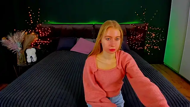 Alina Blonde online show from October 18, 5:43 am