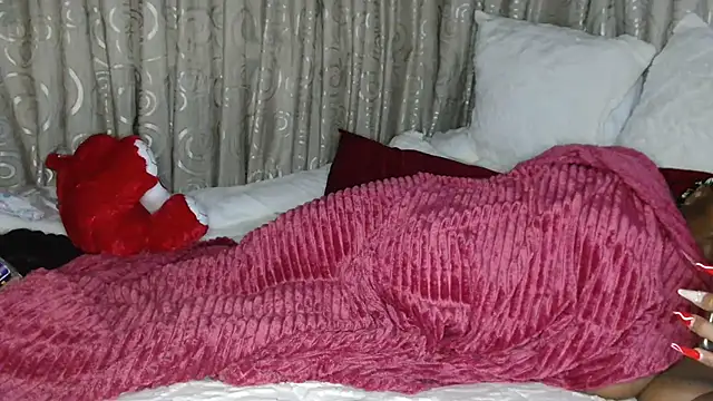 Snapshot of Bustyboobs02xx chatting on February 17, 5:15 am Bustyboobs02xx online show from February 17, 5:15 am