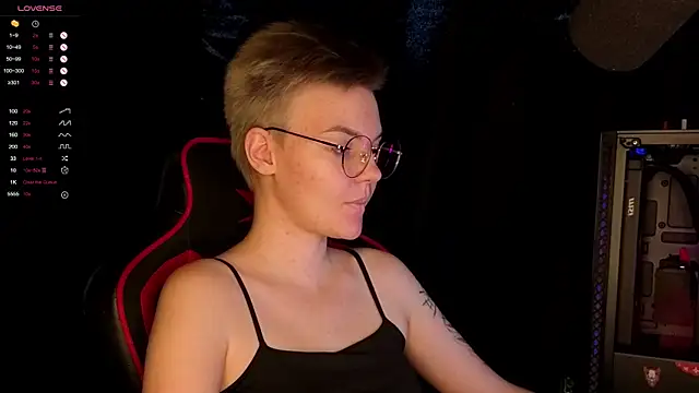 KrisNeal online show from October 24, 9:28 am