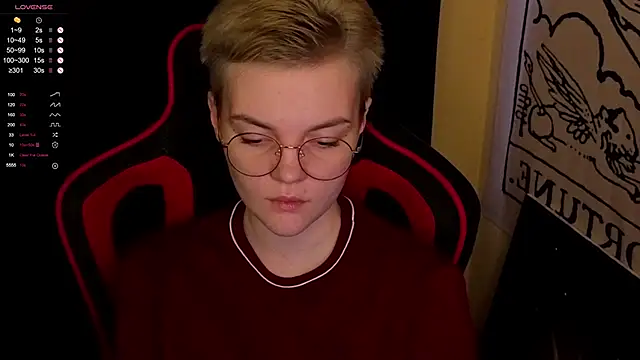 KrisNeal online show from October 25, 9:17 am