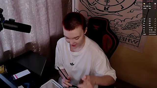 KrisNeal online show from February 13, 9:16 am