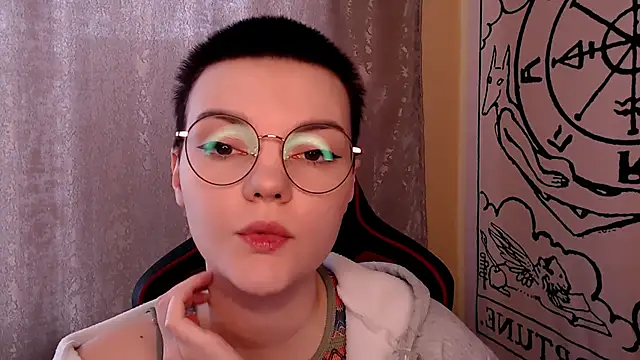 KrisNeal online show from February 28, 9:10 am