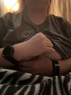 Snapshot of lindamarie_ chatting on September 12, 4:07 pm lindamarie  online show from September 12, 4:07 pm