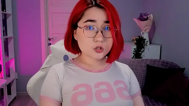 Snapshot of Sexy_Peachy chatting on September 17, 7:54 am Sexy Peachy online show from September 17, 7:54 am