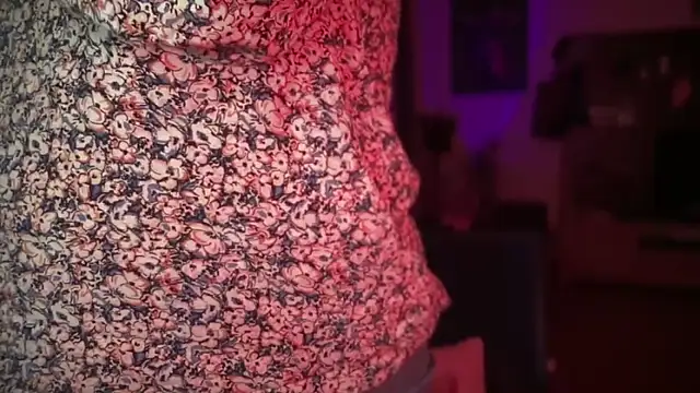 Snapshot of BikiHellena chatting on October 28, 1:09 am BikiHellena online show from October 28, 1:09 am