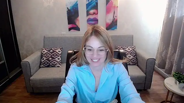 Snapshot of shy_hot_cat chatting on September 18, 8:49 am shy hot cat online show from September 18, 8:49 am