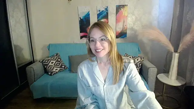 shy hot cat online show from November 19, 8:03 am