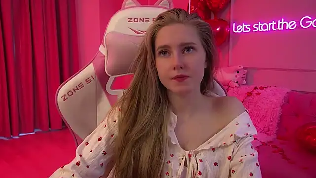 Snapshot of LexiBookwell chatting on February 12, 6:41 am LexiBookwell online show from February 12, 6:41 am