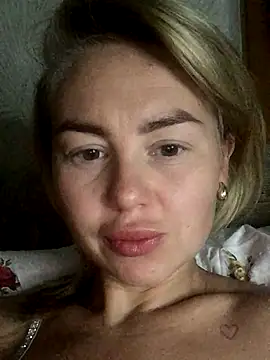 Snapshot of MartaLuna_ chatting on September 27, 9:20 pm MartaLuna online show from September 27, 9:20 pm