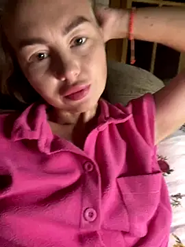 Snapshot of MartaLuna_ chatting on October 3, 8:50 pm MartaLuna online show from October 3, 8:50 pm