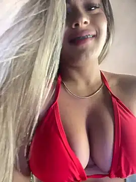 Snapshot of MayaMoanXXX chatting on November 22, 1:10 pm MayaMoanXXX online show from November 22, 1:10 pm