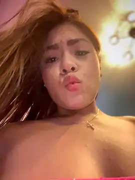 Snapshot of MayaMoanXXX chatting on December 16, 1:16 pm MayaMoanXXX online show from December 16, 1:16 pm