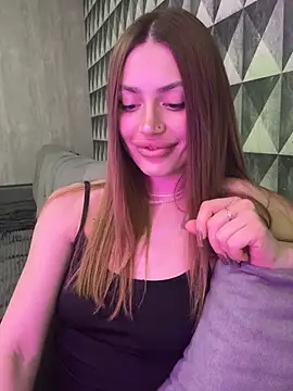 Elizabeth Tay online show from March 10, 6:35 pm