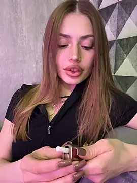 Elizabeth Tay online show from March 27, 6:29 pm