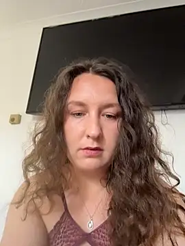 AnielaMarie online show from September 18, 11:12 am