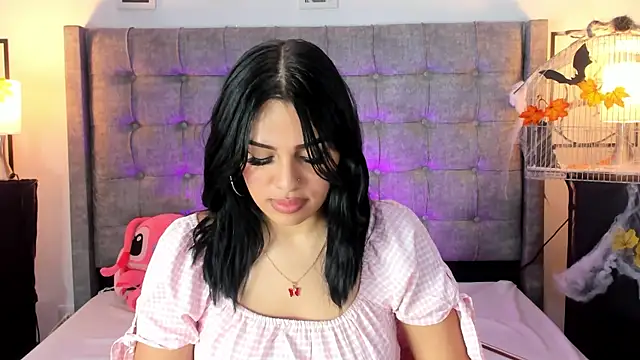 Linda Fosterr online show from November 4, 2:32 am