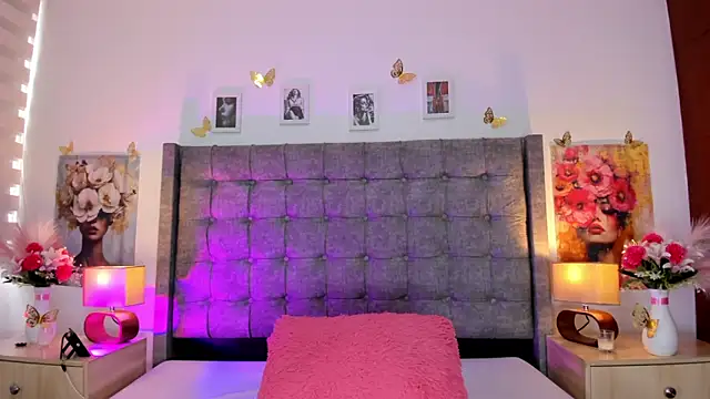 Linda Fosterr online show from April 16, 8:20 pm