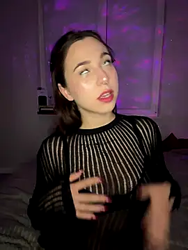 Amelia Peach online show from November 16, 5:40 pm