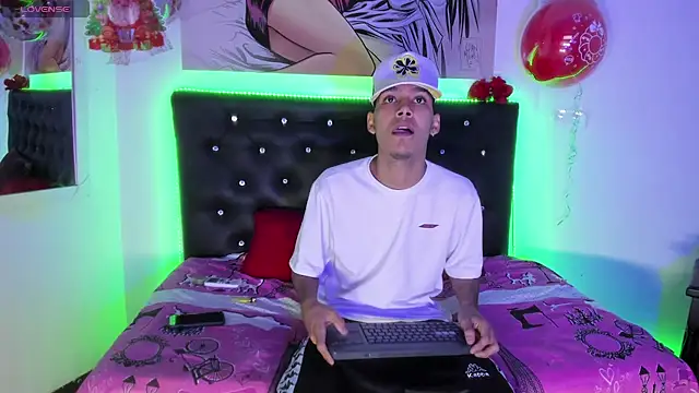 xxKamadevaxx online show from December 16, 12:54 pm