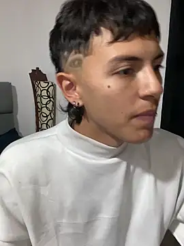 Snapshot of NaytonFreeman chatting on September 19, 1:07 am NaytonFreeman online show from September 19, 1:07 am