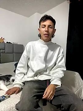 Snapshot of NaytonFreeman chatting on September 27, 2:27 am NaytonFreeman online show from September 27, 2:27 am