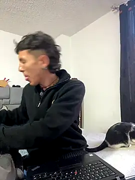 Snapshot of NaytonFreeman chatting on October 3, 10:29 pm NaytonFreeman online show from October 3, 10:29 pm