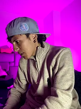 Snapshot of NaytonFreeman chatting on November 4, 10:36 am NaytonFreeman online show from November 4, 10:36 am