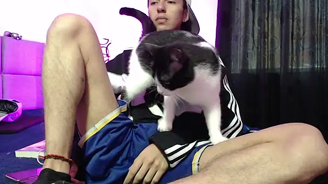 Snapshot of NaytonFreeman chatting on November 21, 11:31 am NaytonFreeman online show from November 21, 11:31 am