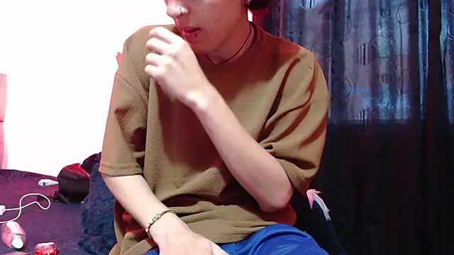 Snapshot of NaytonFreeman chatting on November 26, 11:22 am NaytonFreeman online show from November 26, 11:22 am