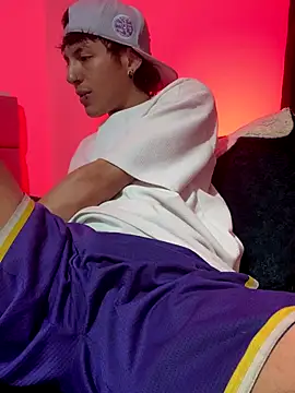 Snapshot of NaytonFreeman chatting on November 27, 11:23 am NaytonFreeman online show from November 27, 11:23 am