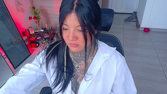 Unatatuada online show from December 1, 7:19 pm