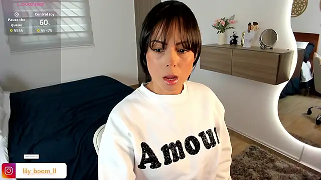 Lyliboomm online show from February 8, 9:07 pm