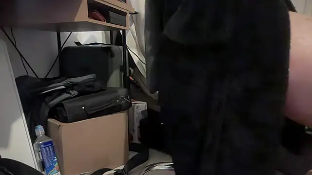 jasoncali305 online show from January 8, 3:31 am