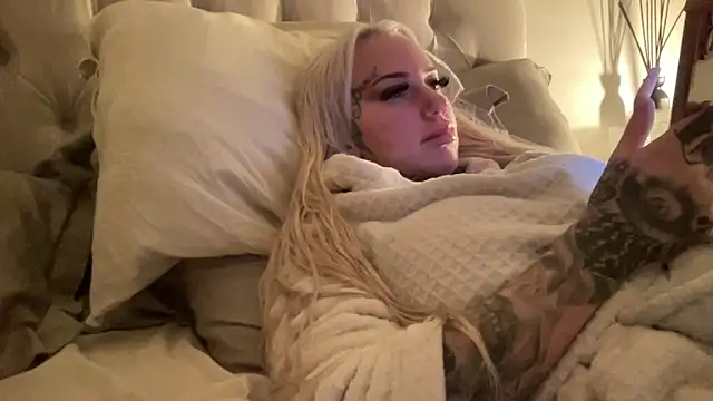 Snapshot of paulinaalatalo chatting on March 12, 7:42 pm paulinaalatalo online show from March 12, 7:42 pm