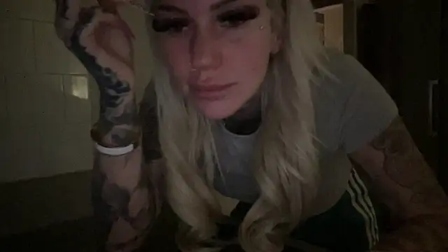 Snapshot of paulinaalatalo chatting on March 27, 12:05 am paulinaalatalo online show from March 27, 12:05 am