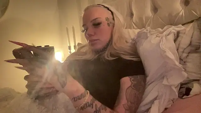 Snapshot of paulinaalatalo chatting on March 28, 7:02 pm paulinaalatalo online show from March 28, 7:02 pm