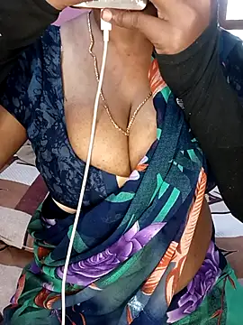 Snapshot of KannadaTamilTeluguBeauty chatting on February 6, 6:29 am KannadaTamilTeluguBeauty online show from February 6, 6:29 am