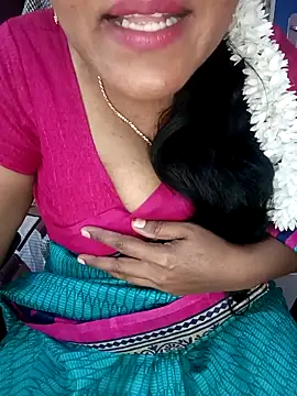 Snapshot of KannadaTamilTeluguBeauty chatting on February 12, 8:31 am KannadaTamilTeluguBeauty online show from February 12, 8:31 am