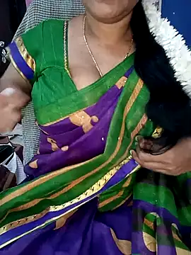 Snapshot of KannadaTamilTeluguBeauty chatting on February 16, 10:55 am KannadaTamilTeluguBeauty online show from February 16, 10:55 am