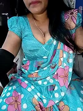 Snapshot of KannadaTamilTeluguBeauty chatting on February 18, 9:38 am KannadaTamilTeluguBeauty online show from February 18, 9:38 am