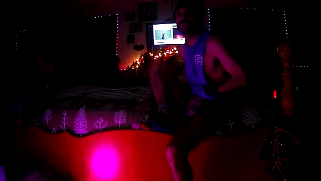 Snapshot of HarmoniousPhantasm3 chatting on December 16, 2:49 am HarmoniousPhantasm3 online show from December 16, 2:49 am