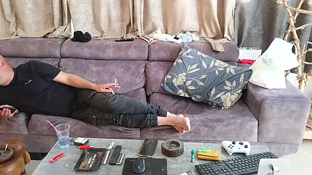 Alexis21821 online show from April 5, 1:52 pm