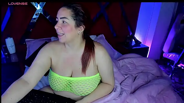 alexiaystive3 online show from October 12, 10:36 am